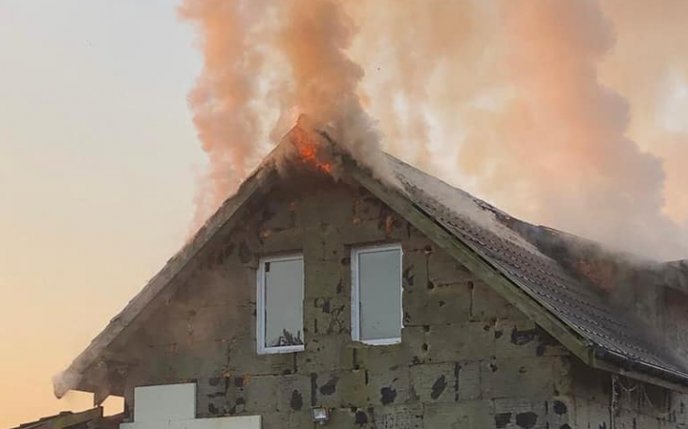 Pożar domu jednorodzinnego w Parlinie.